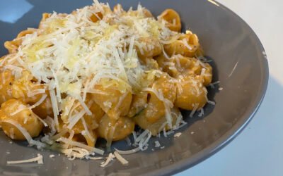 Pasta met geroosterde paprika crème