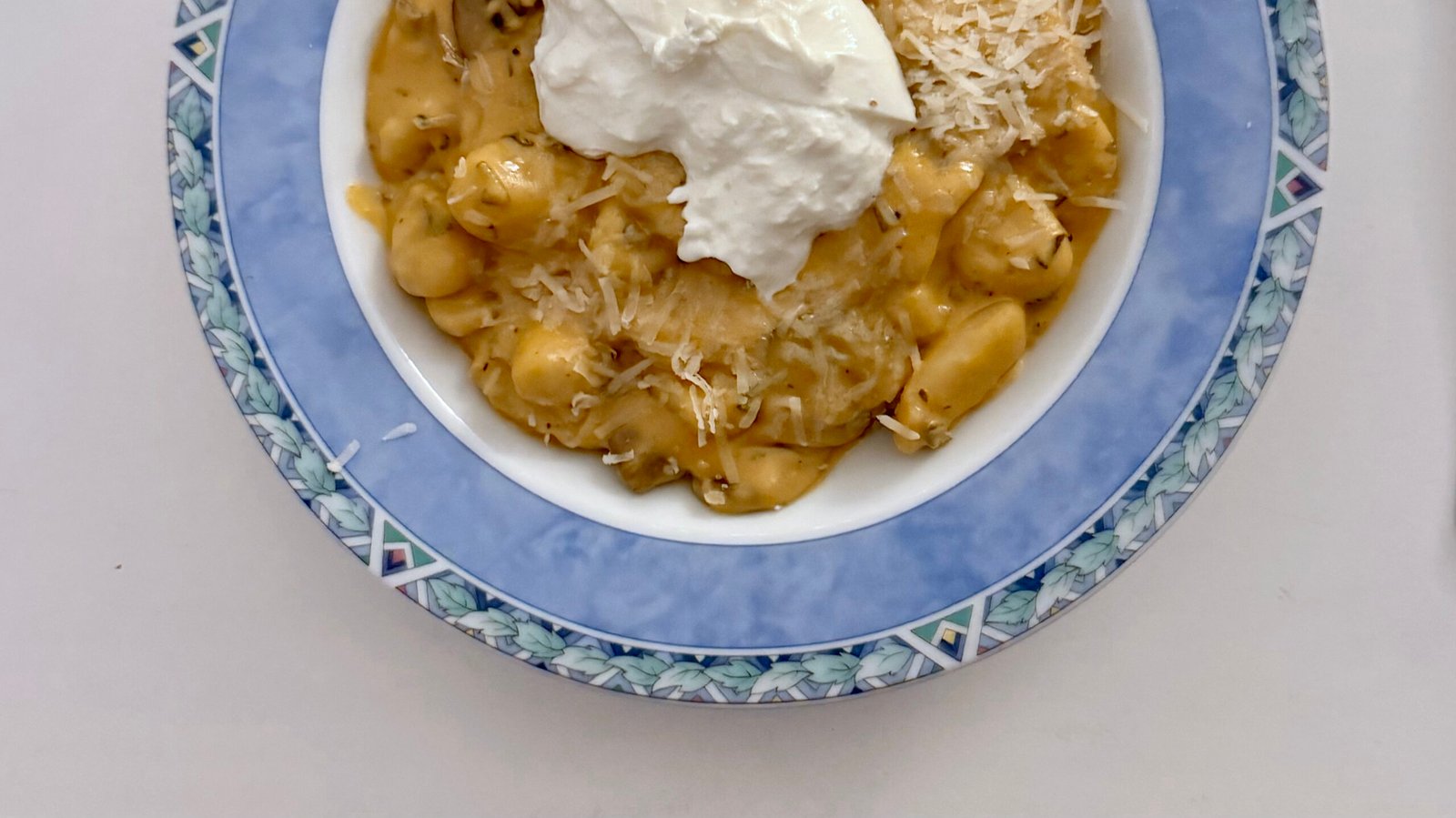 Gnocchi met salieboter, pompoen en champignons
